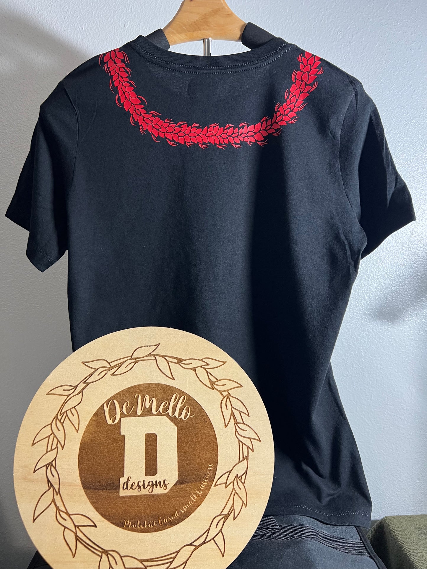 Red Ohai Alii lei tee