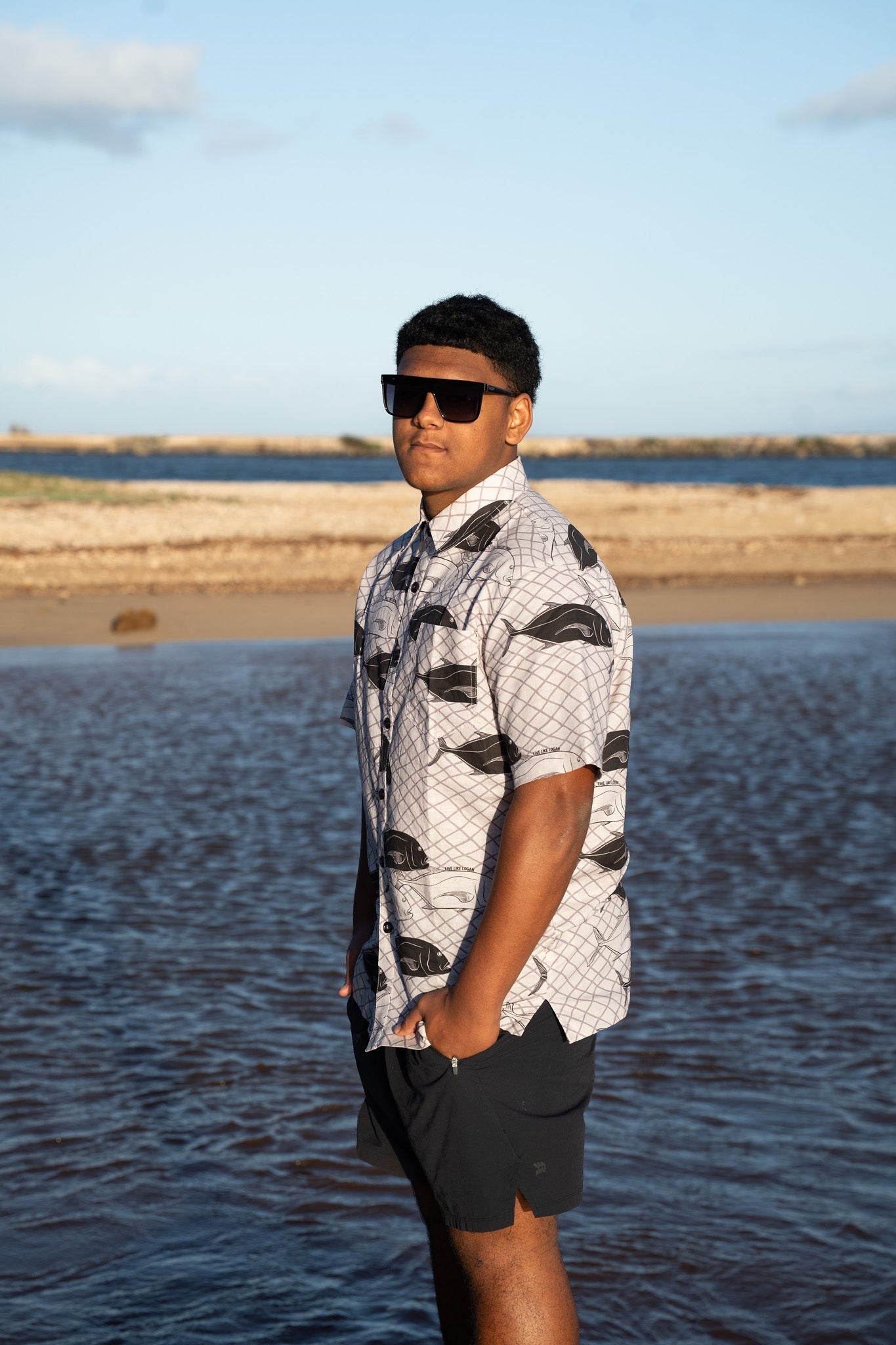 I’a Kane Aloha in pebble gray