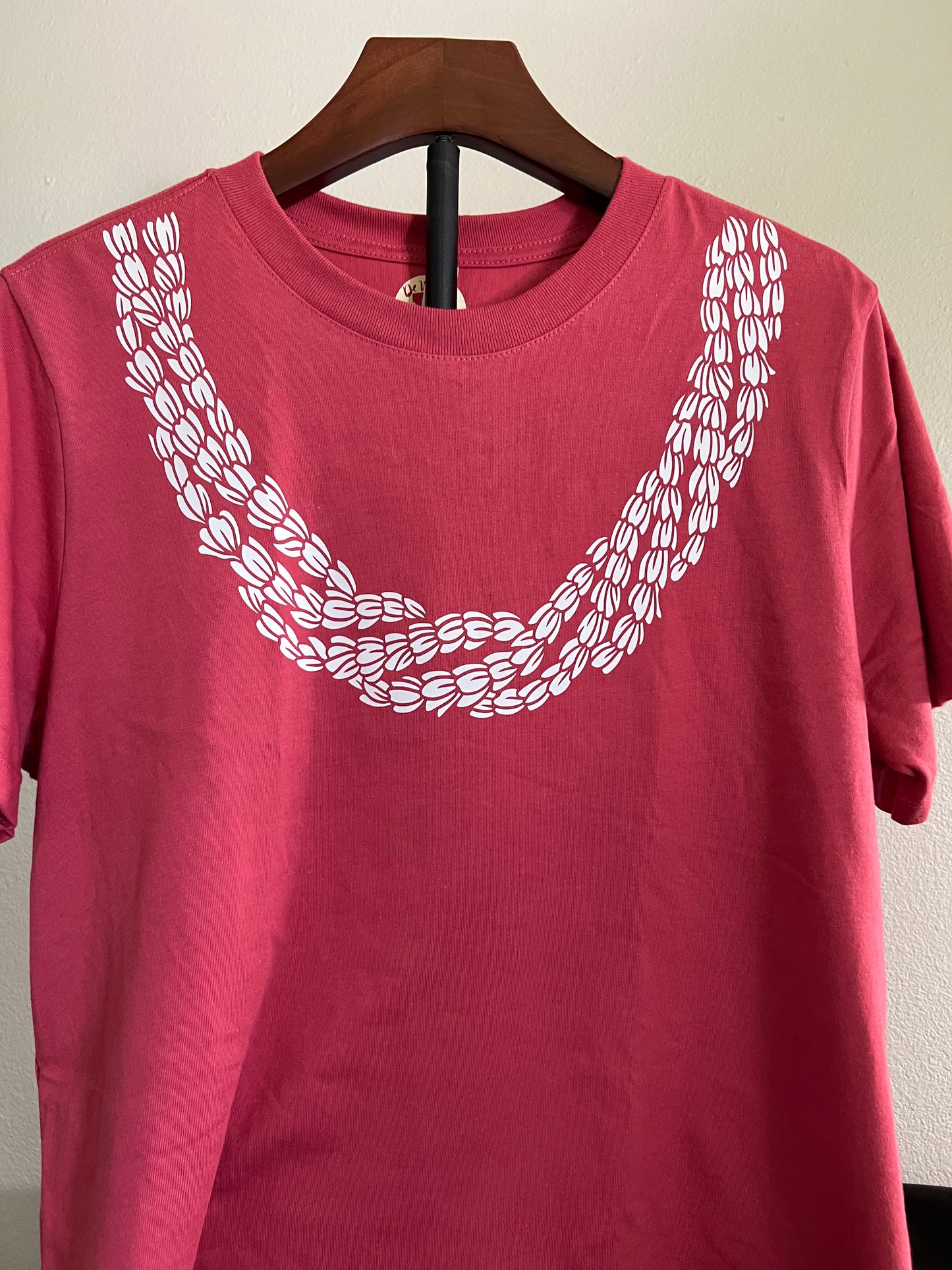 Pikake lei on Rose pink